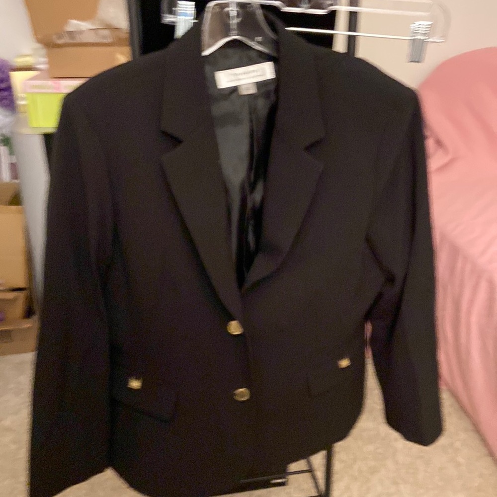 Tahari Skirt Suit Size 14 *Shortened Sleeves